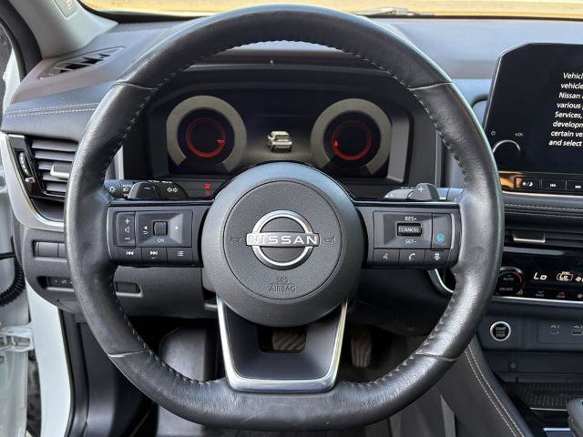 Certified 2022 Nissan Rogue Platinum w/ Head-Up Display Package image 17