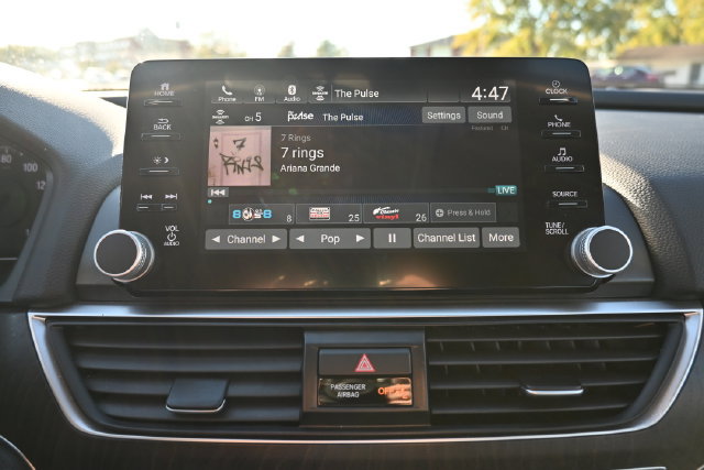 Used 2018 Honda Accord EX image 32