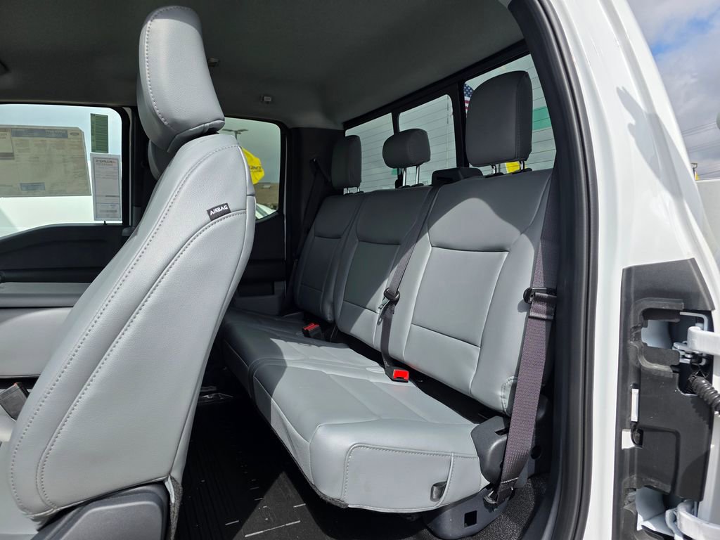 New 2026 Ford F550 4x4 Supercab Super Duty image 37