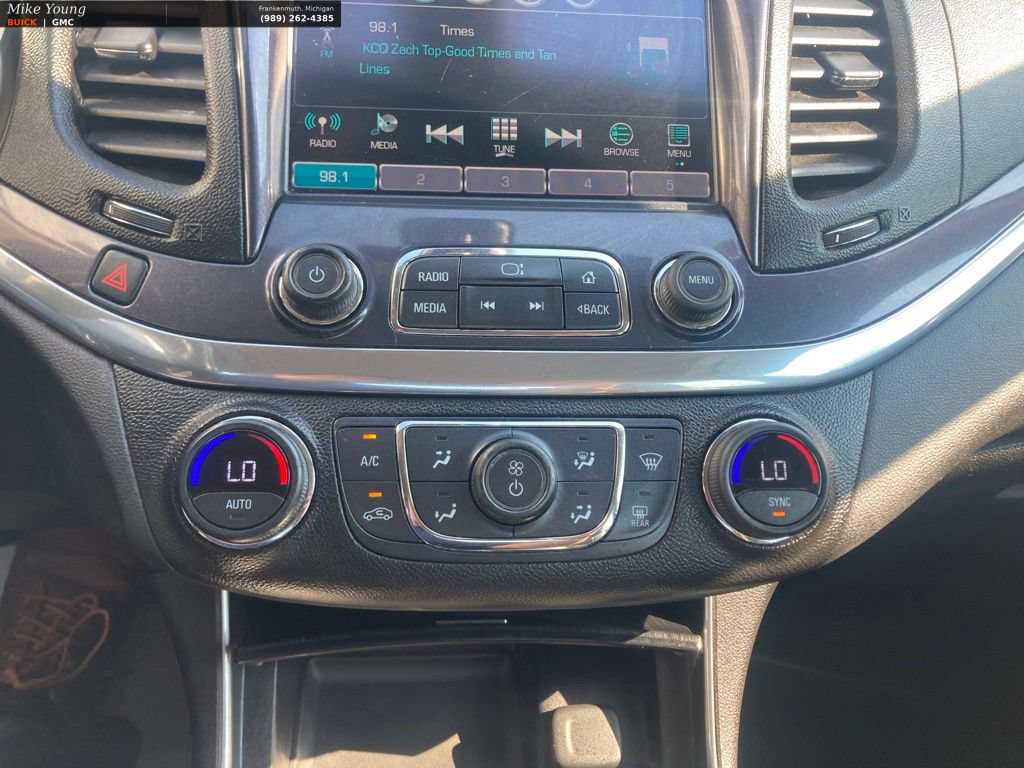 Used 2016 Chevrolet Impala LT FWD image 32