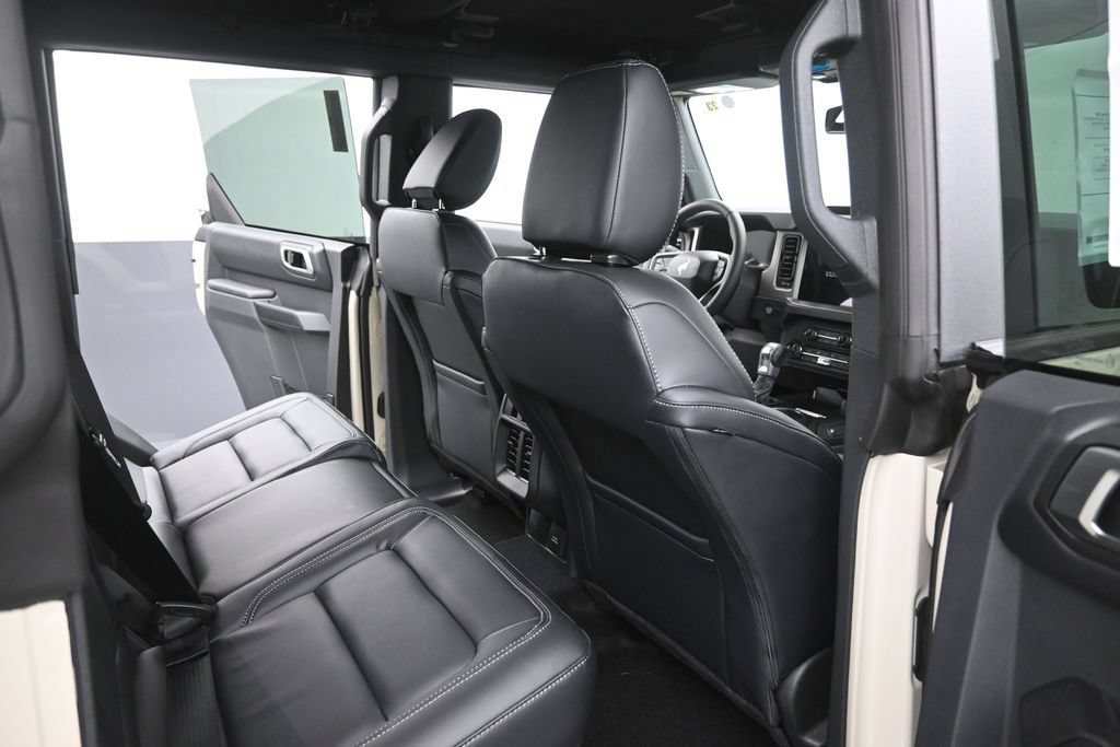 New 2026 Ford Bronco Outer Banks AWD/4WD image 16