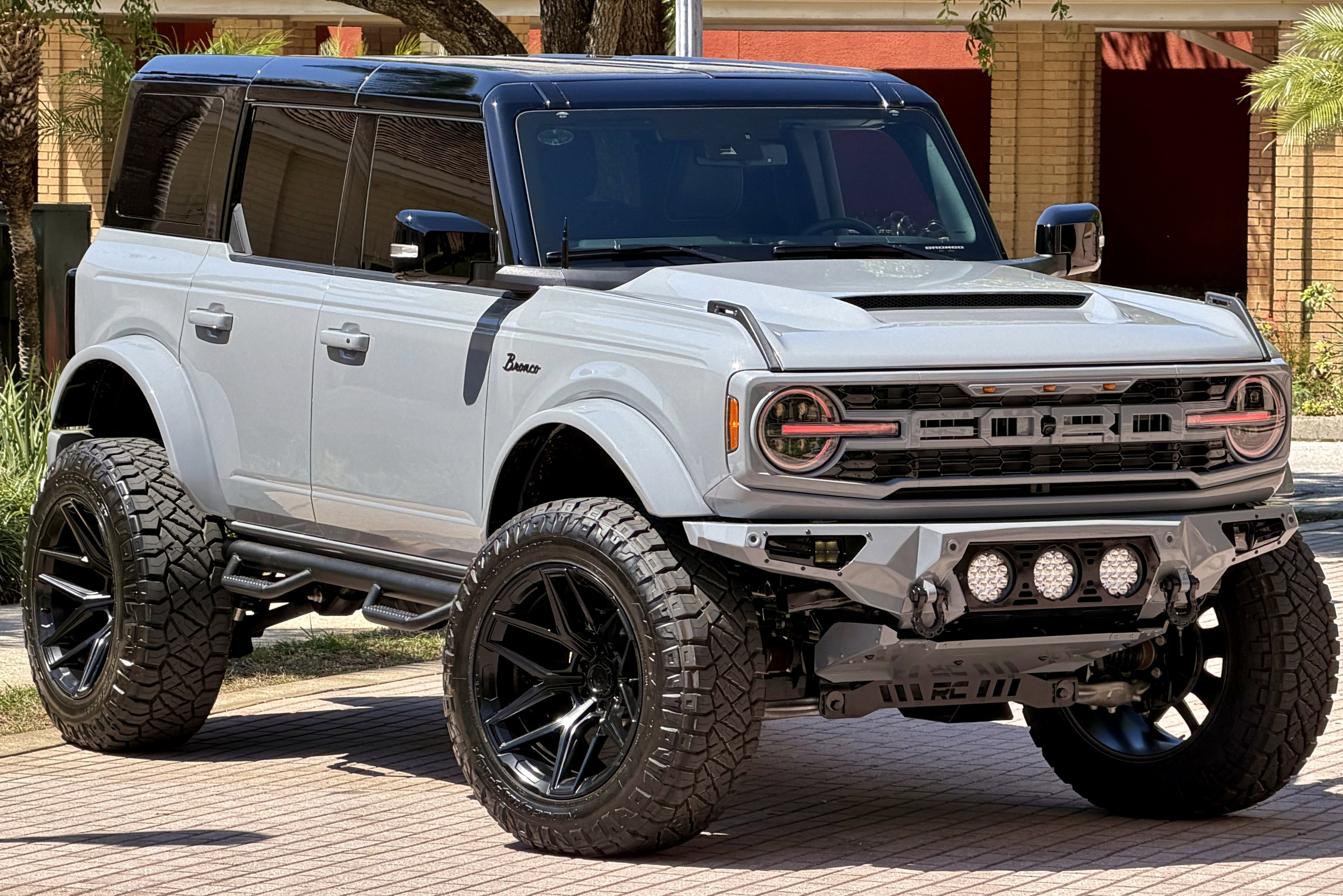Used 2025 Ford Bronco Outer Banks AWD/4WD image 27