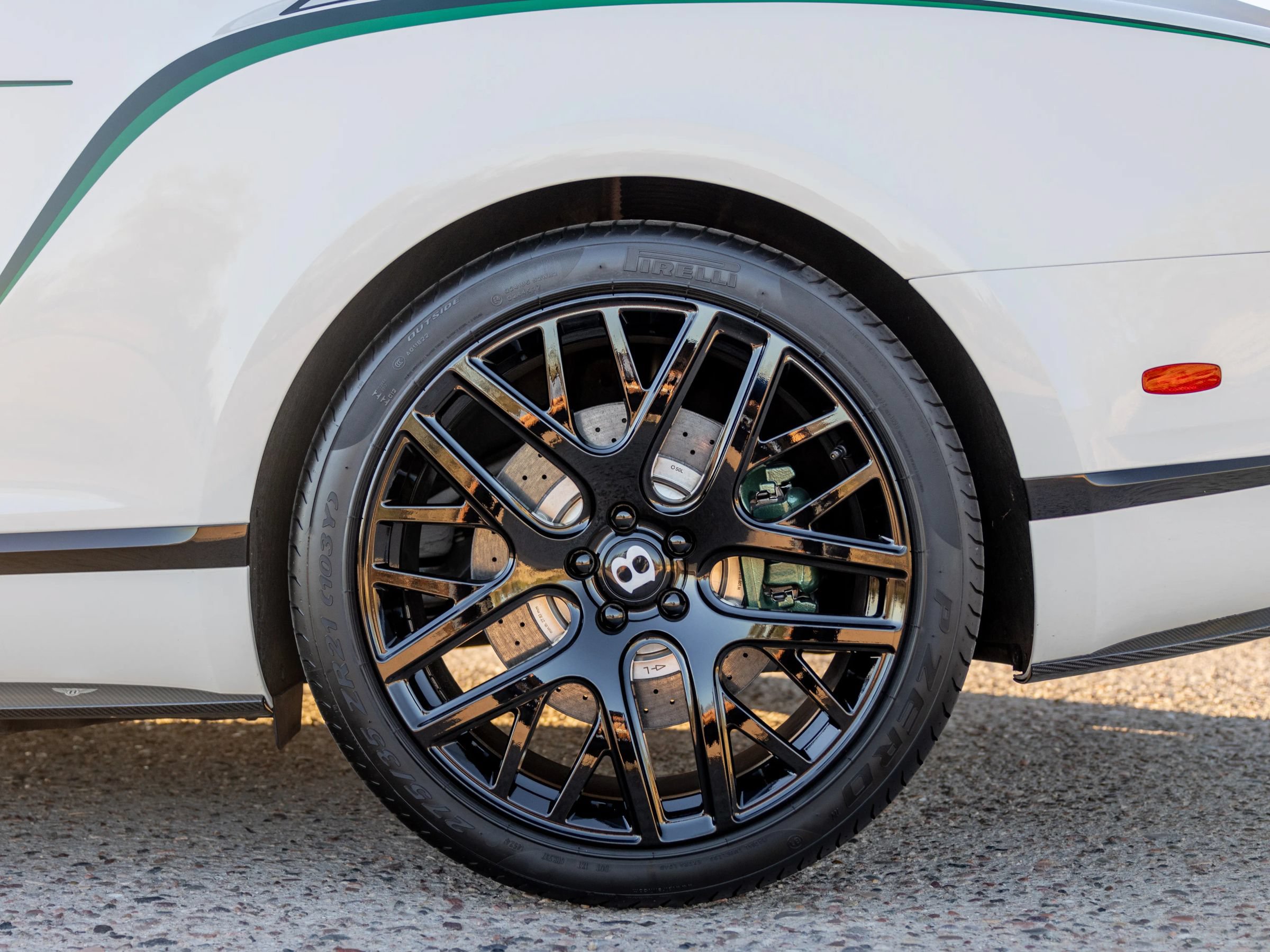 Used 2015 Bentley Continental GT3-R AWD/4WD image 30