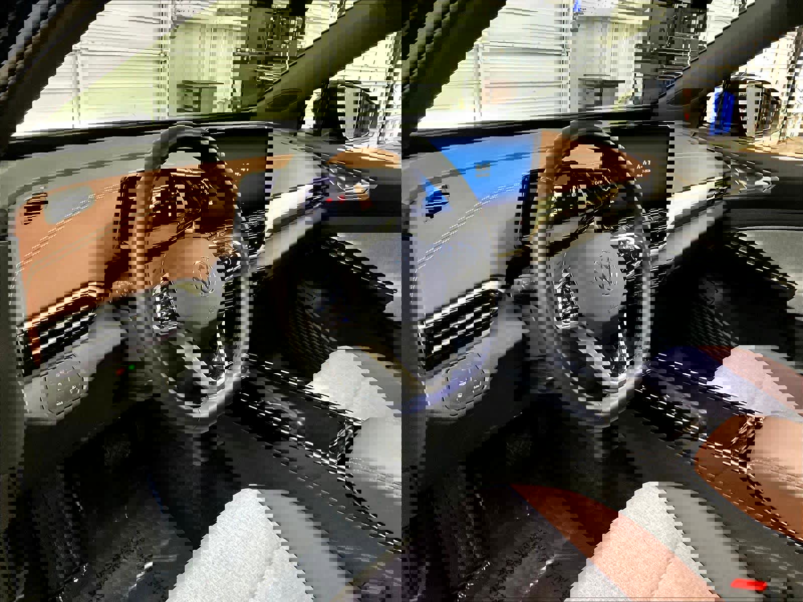 Used 2023 Volkswagen ID.4 Pro image 16