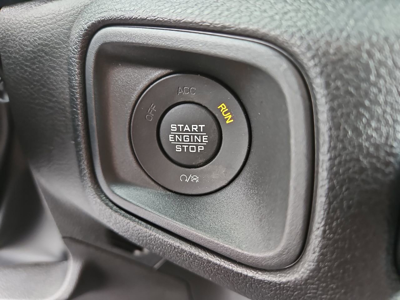 New 2025 Jeep Gladiator Sport image 26