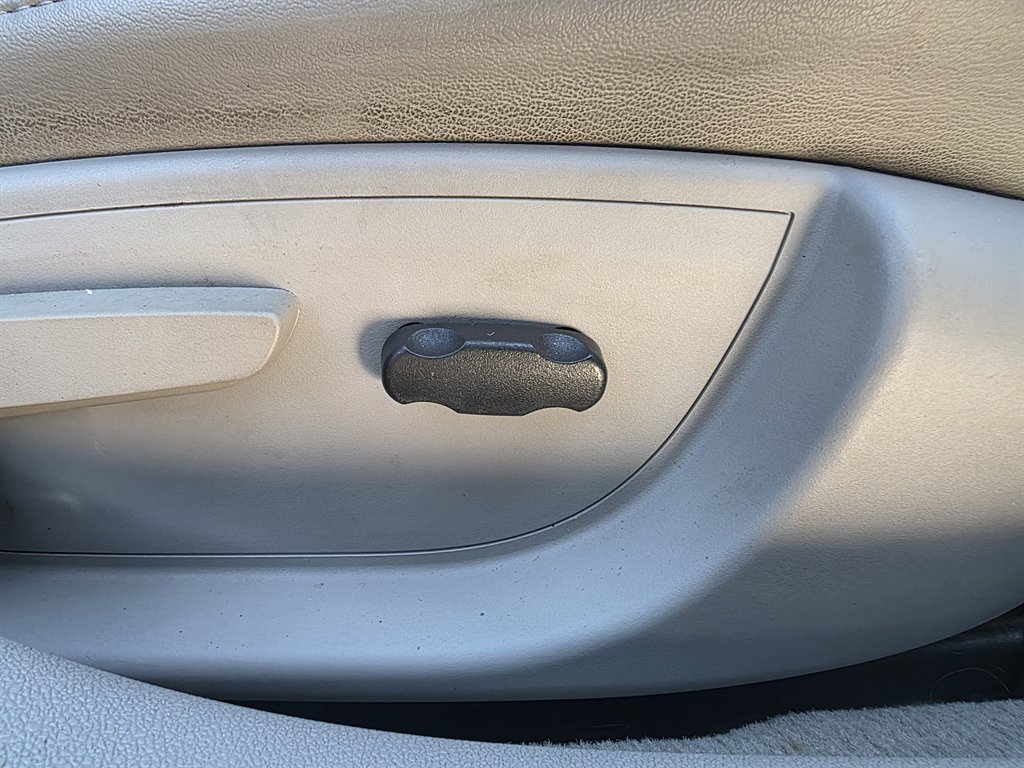 Used 2010 Chevrolet Impala LT w/ Luxury Edition Package image 30