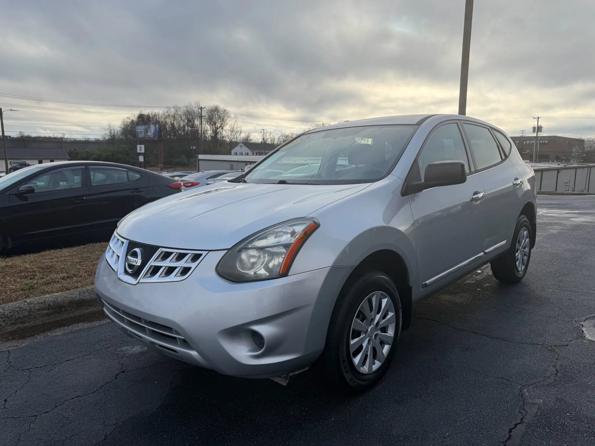 Used 2014 Nissan Rogue S image 3