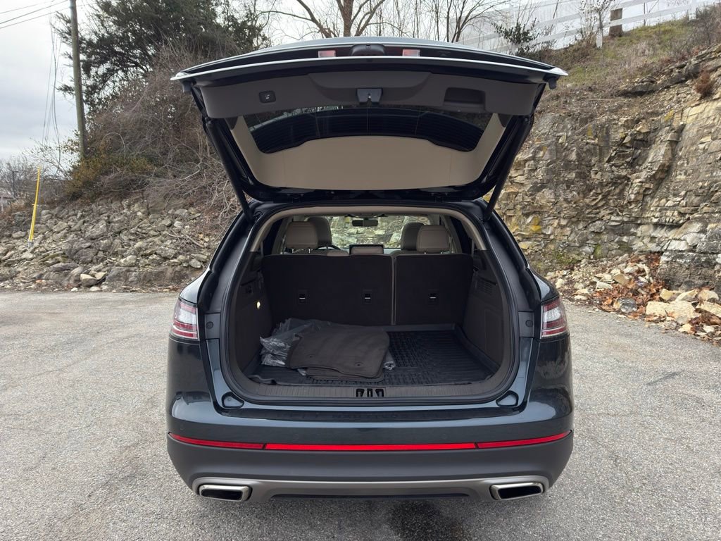 Used 2023 Lincoln Nautilus Reserve w/ Equipment Group 201A image 9