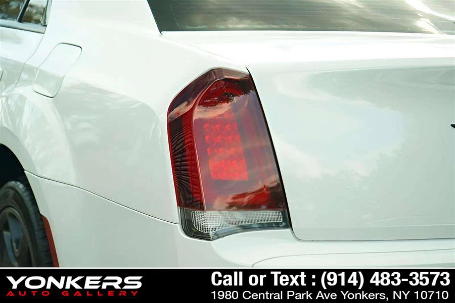 Used 2021 Chrysler 300 Touring L image 24