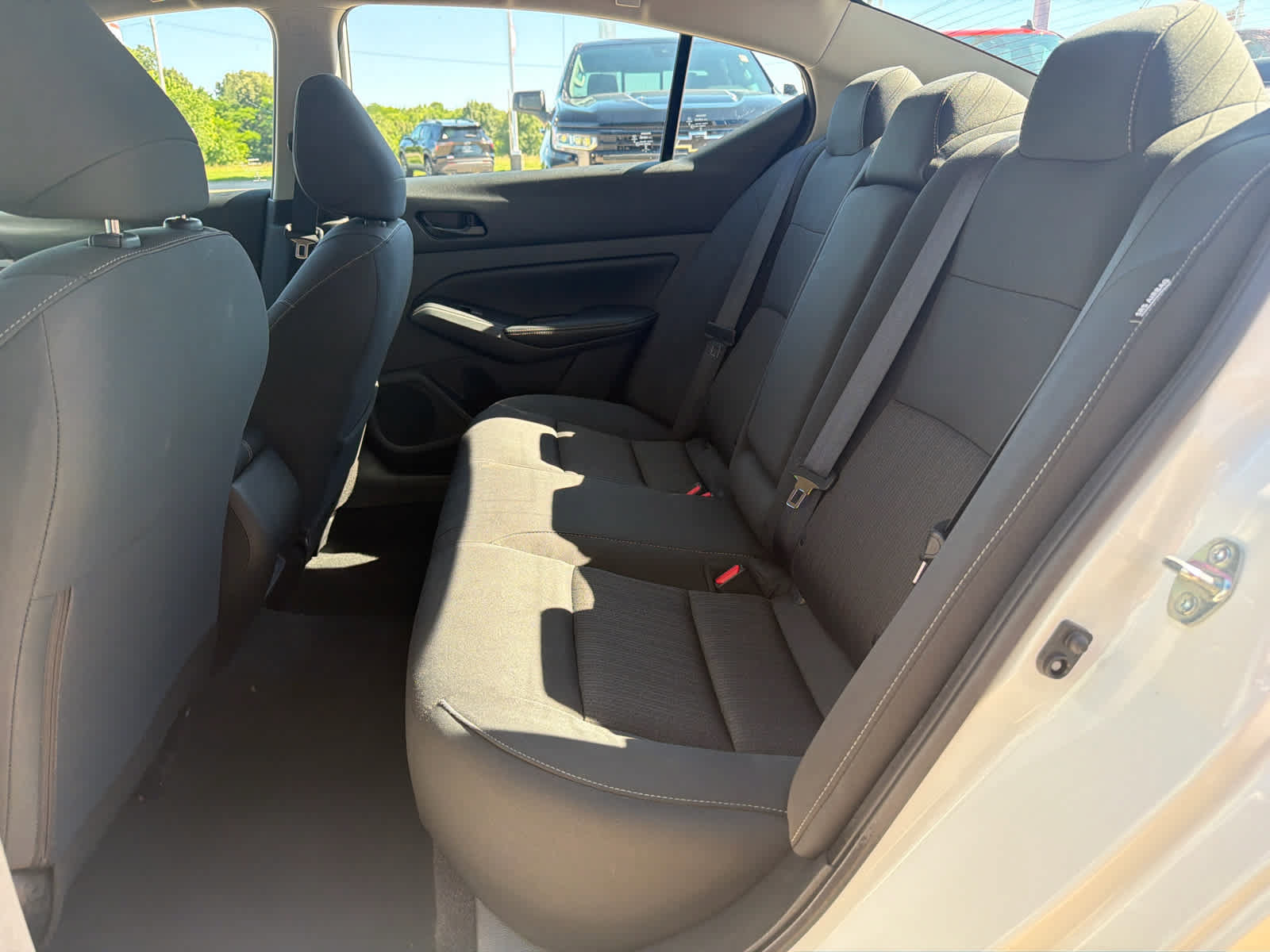 Used 2025 Nissan Altima 2.5 SV FWD image 24