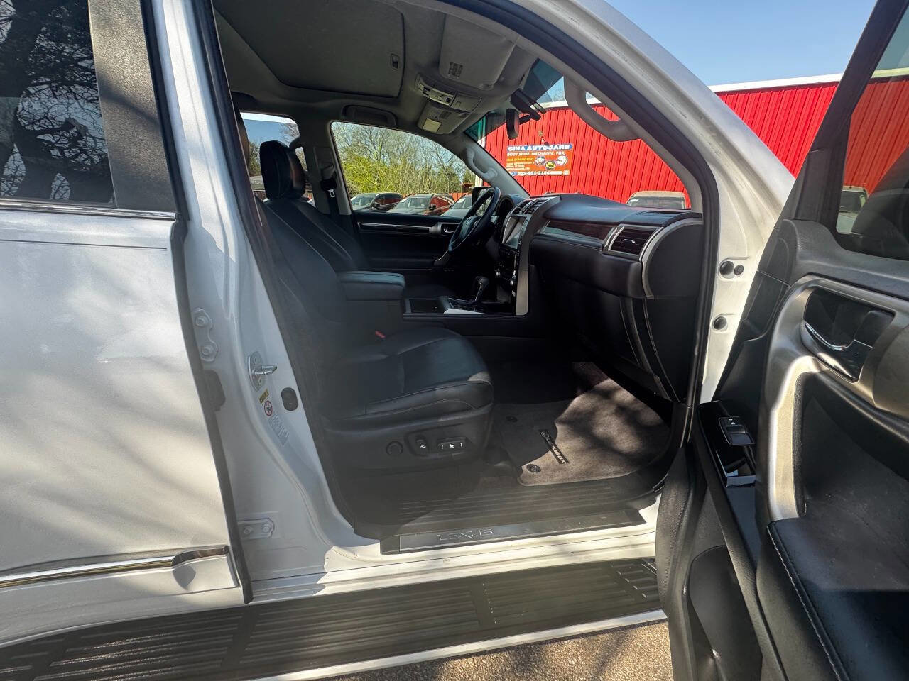 Used 2014 Lexus GX 460 image 19