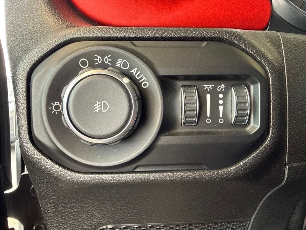 Used 2019 Jeep Wrangler Unlimited Rubicon AWD/4WD image 17