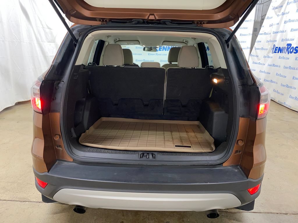 Used 2017 Ford Escape SE AWD/4WD image 15