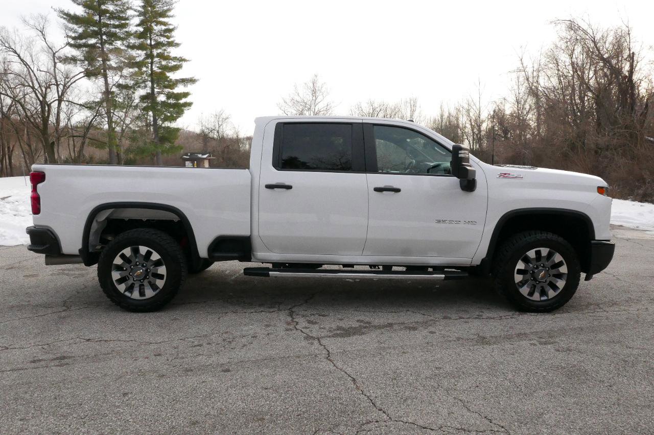 Used 2024 Chevrolet Silverado 2500 Custom w/ Custom Value Package image 5