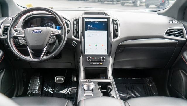 Used 2022 Ford Edge ST-Line w/ Cold Weather Package AWD/4WD image 15