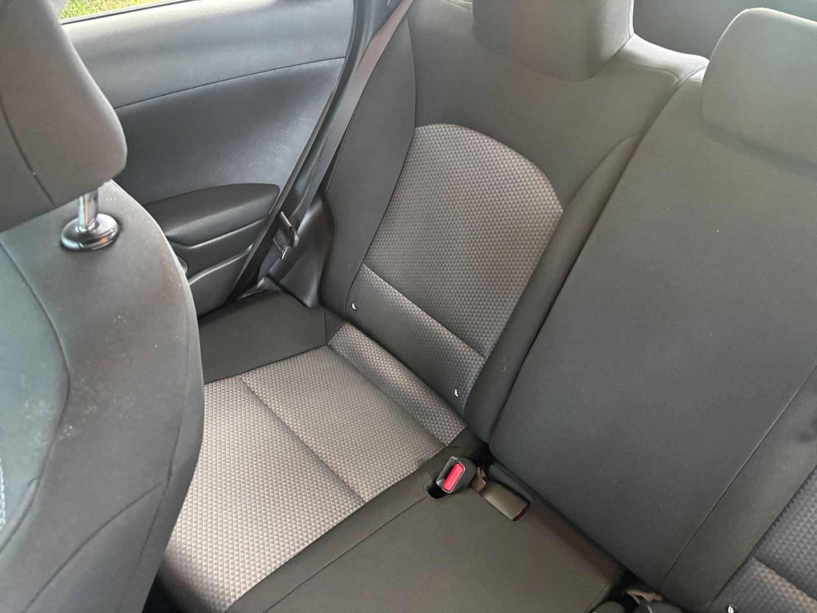 Used 2025 Kia Soul LX w/ LX Technology Package FWD image 36