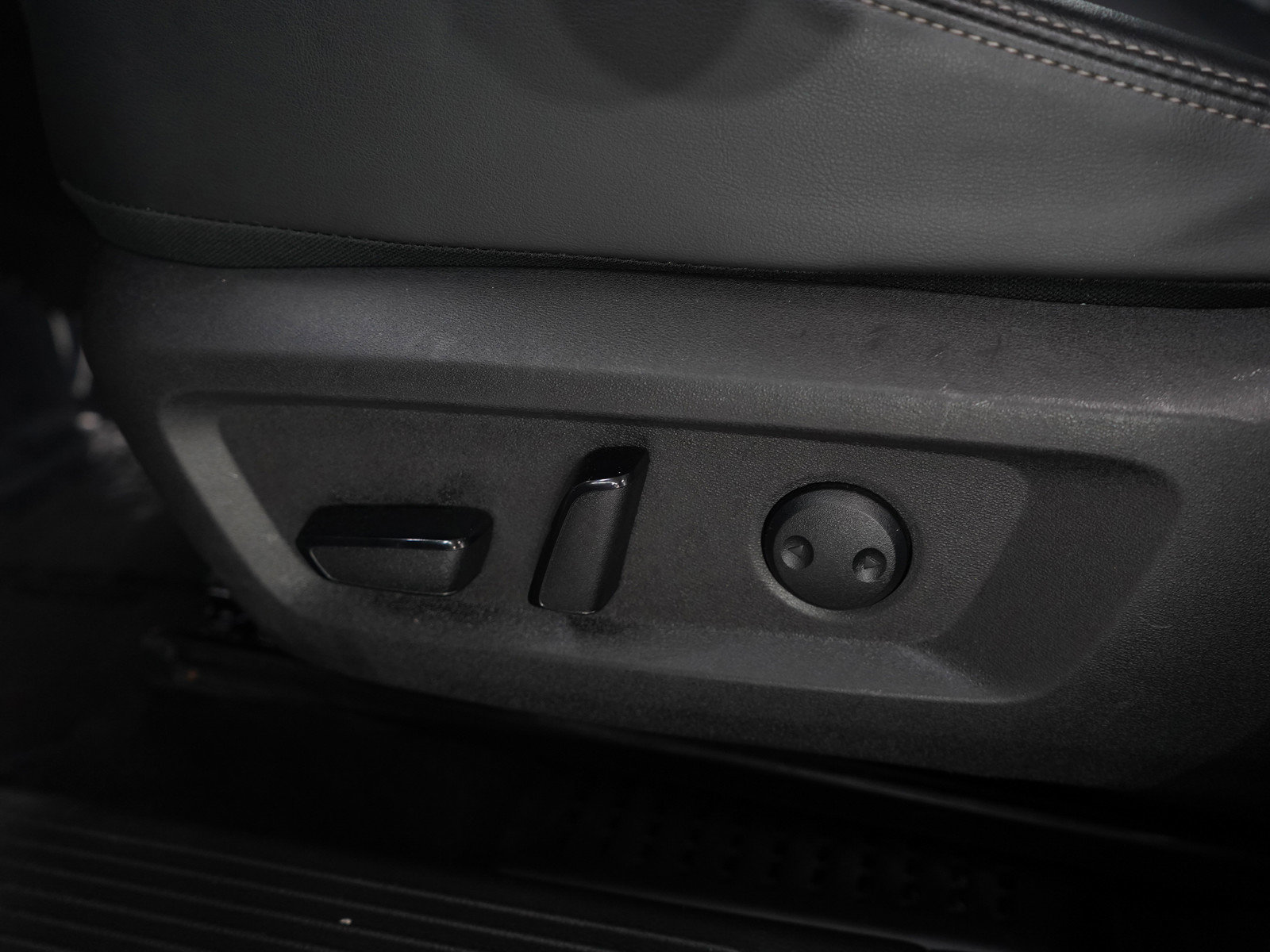 Used 2022 Nissan Rogue Platinum w/ Head-Up Display Package image 23