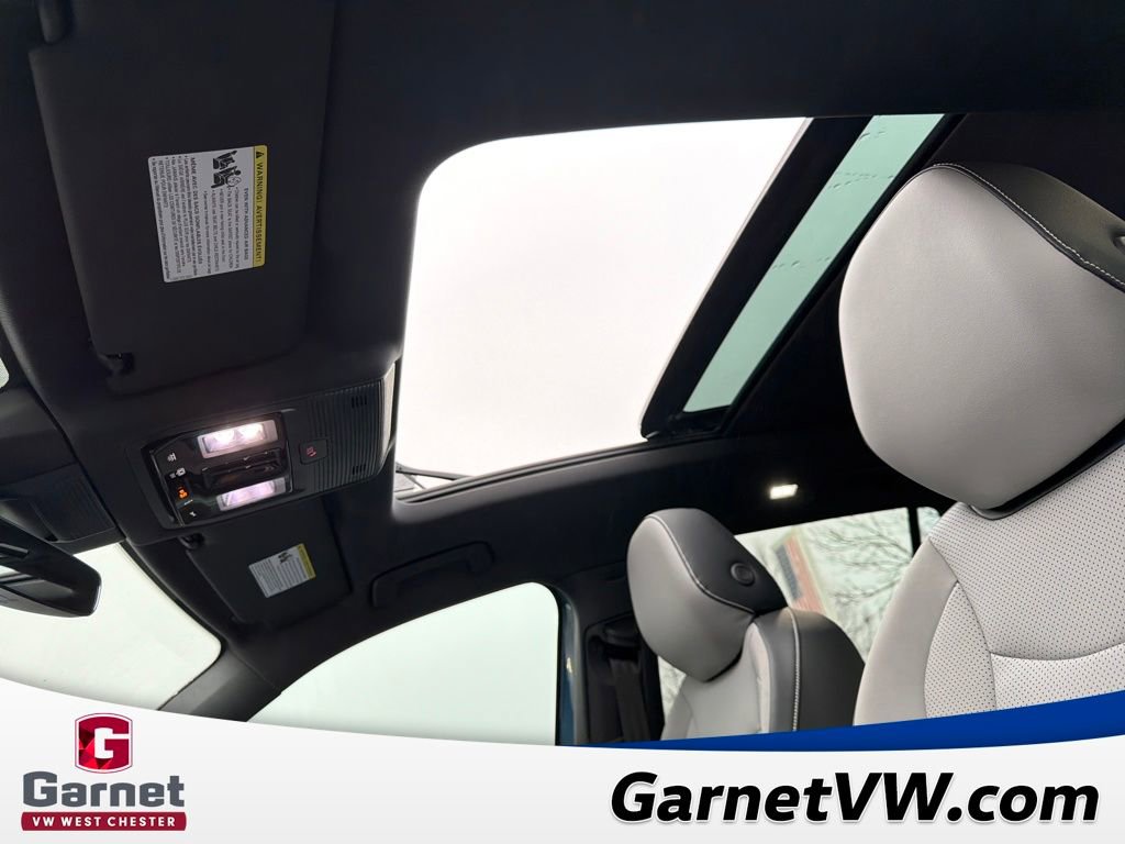 New 2026 Volkswagen Tiguan SE R-Line image 17