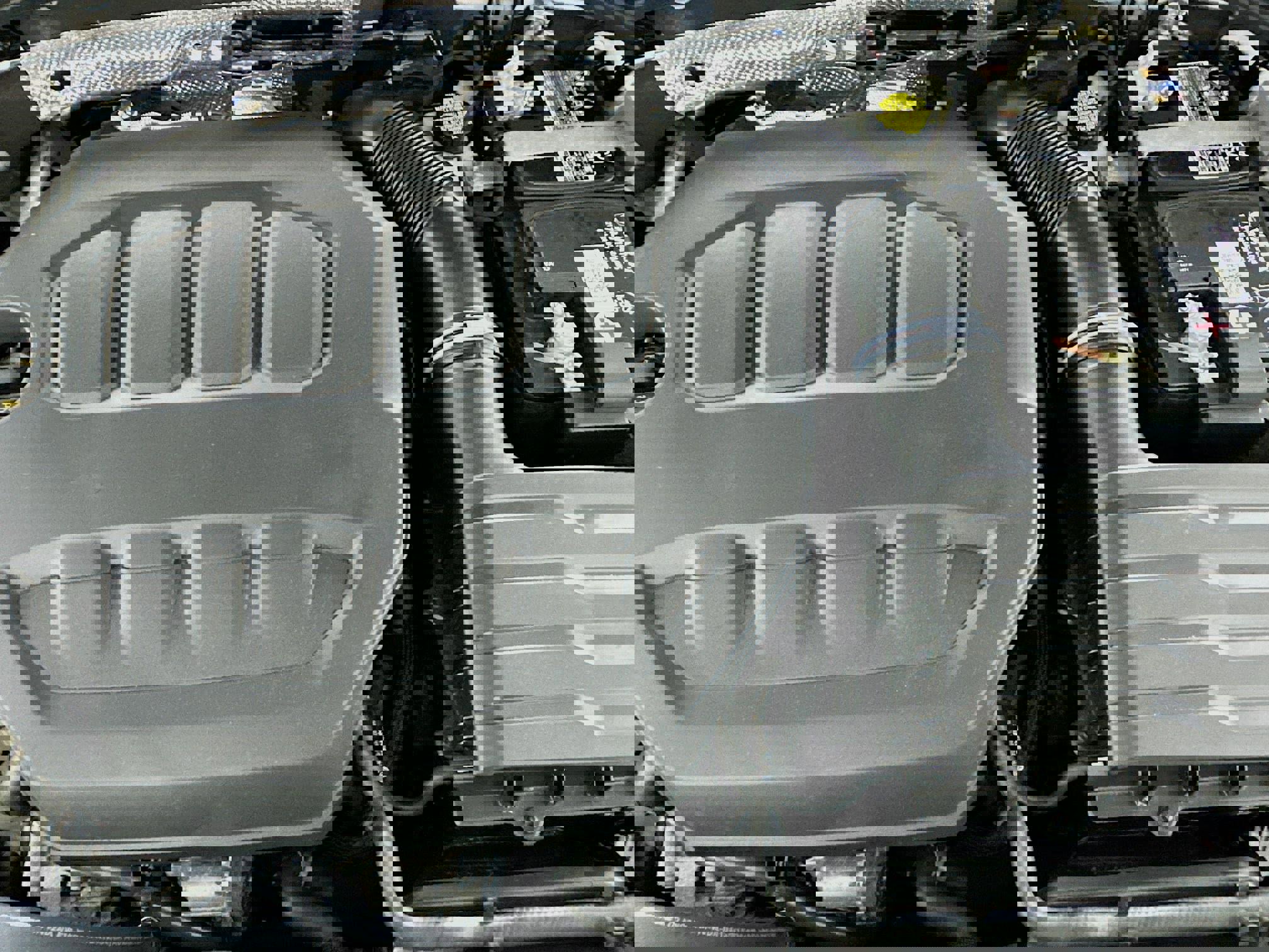 Used 2023 Volkswagen Golf 20th Anniversary Edition image 31