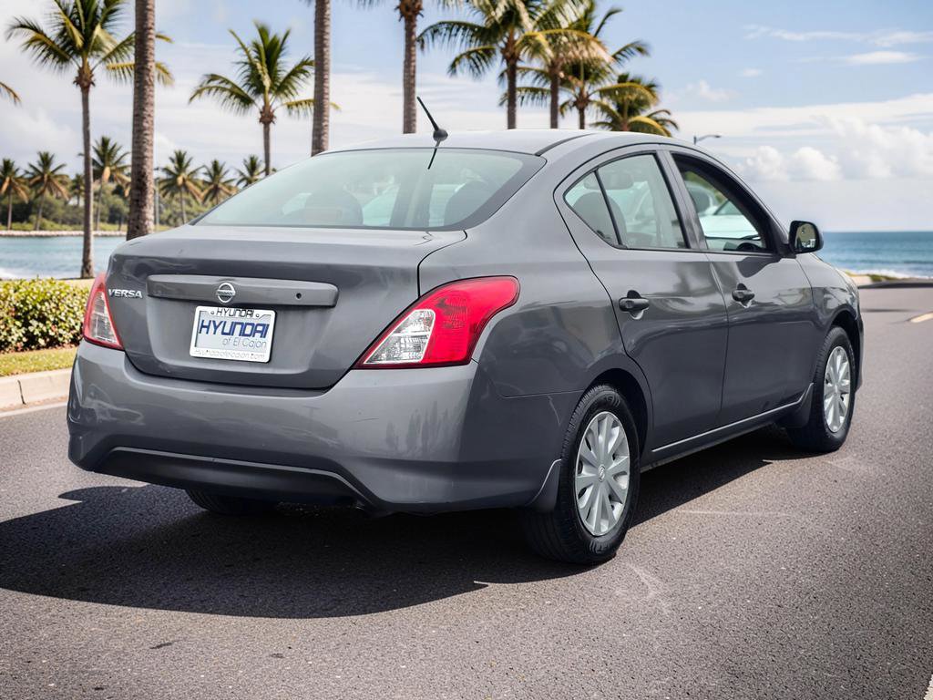 Used 2016 Nissan Versa S FWD image 5
