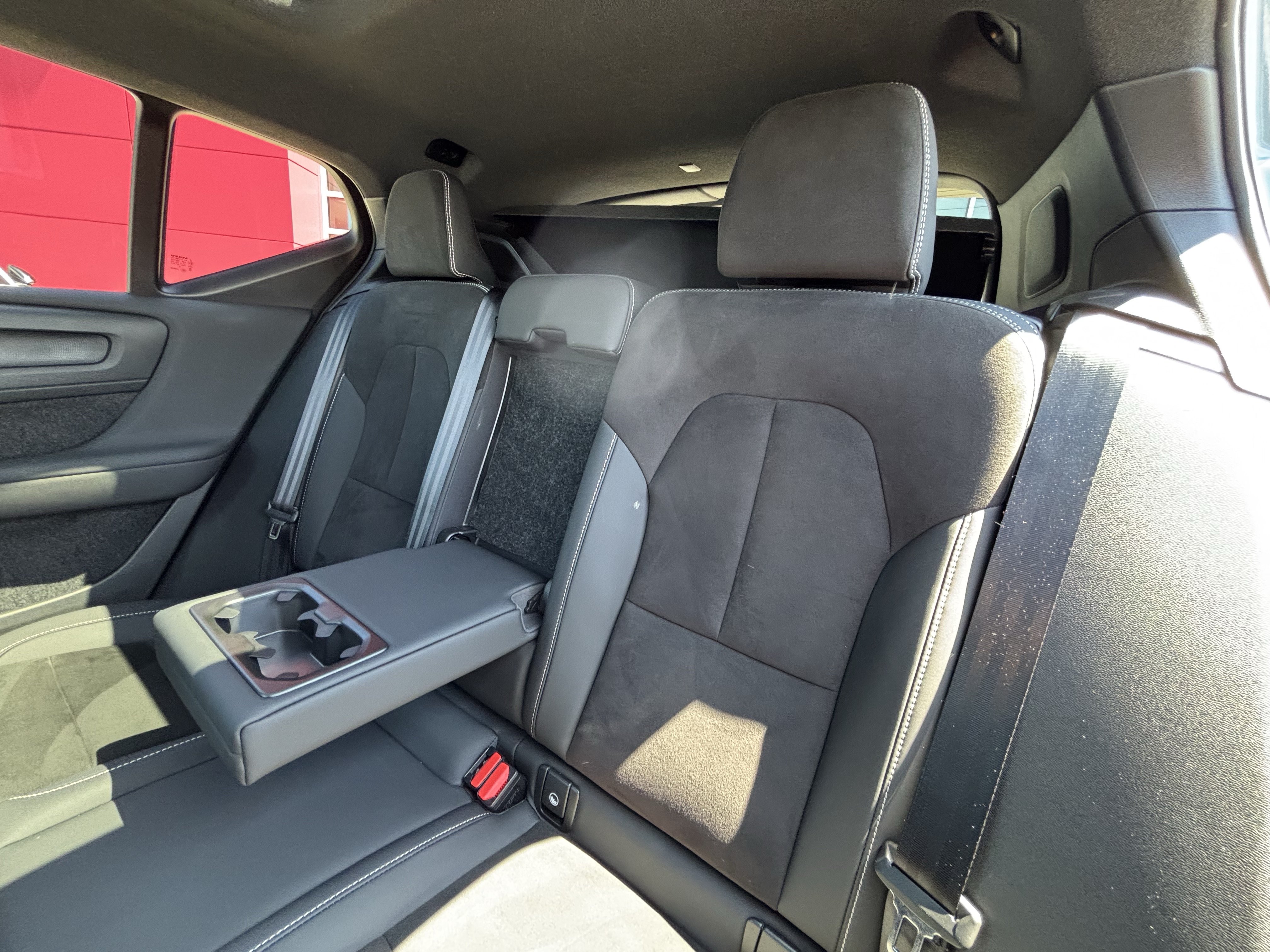 Used 2025 Volvo XC40 B5 Plus AWD/4WD image 33