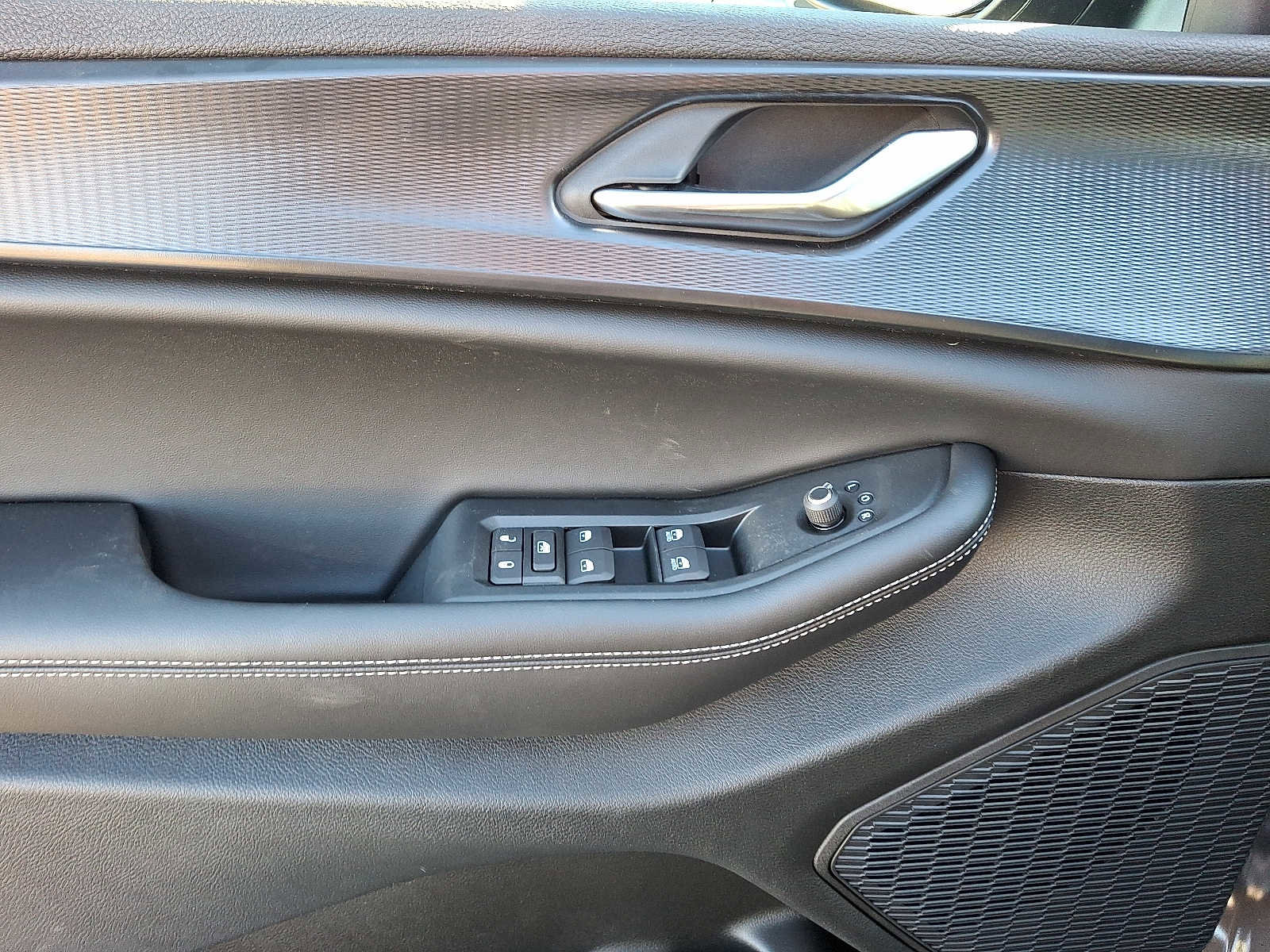 New 2025 Jeep Grand Cherokee Laredo X w/ Luxury Tech Group I image 8