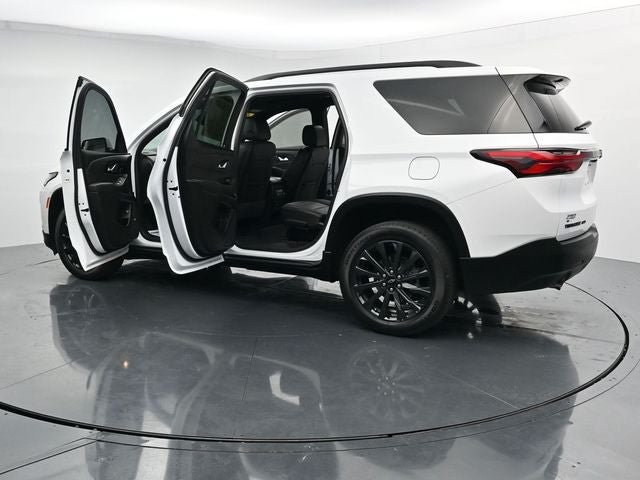 Used 2022 Chevrolet Traverse RS AWD/4WD image 40