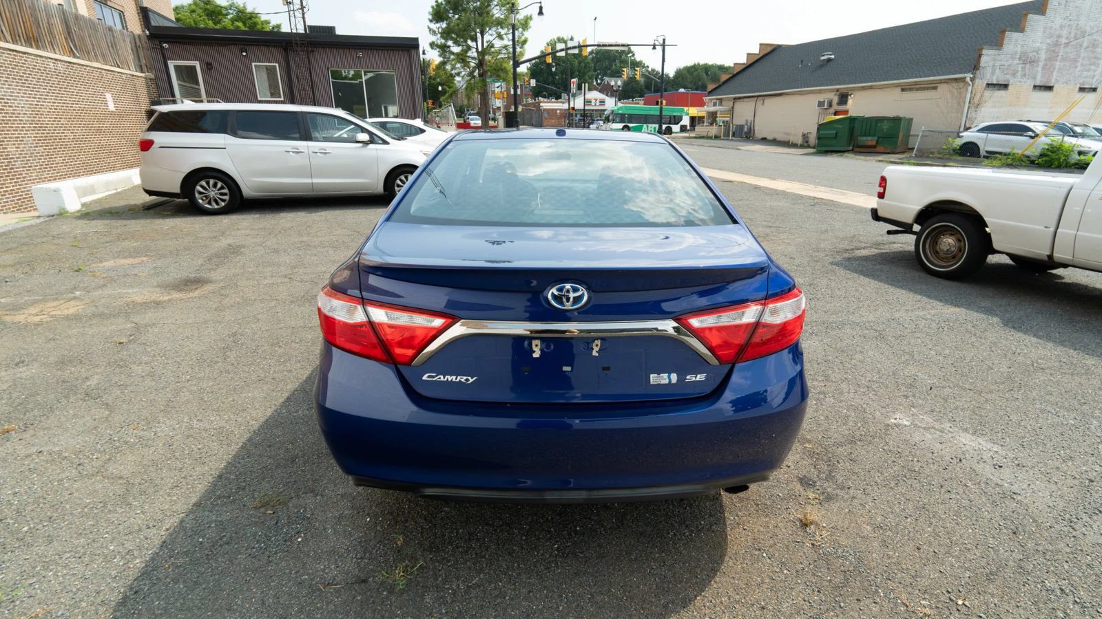 Used 2016 Toyota Camry SE FWD image 4