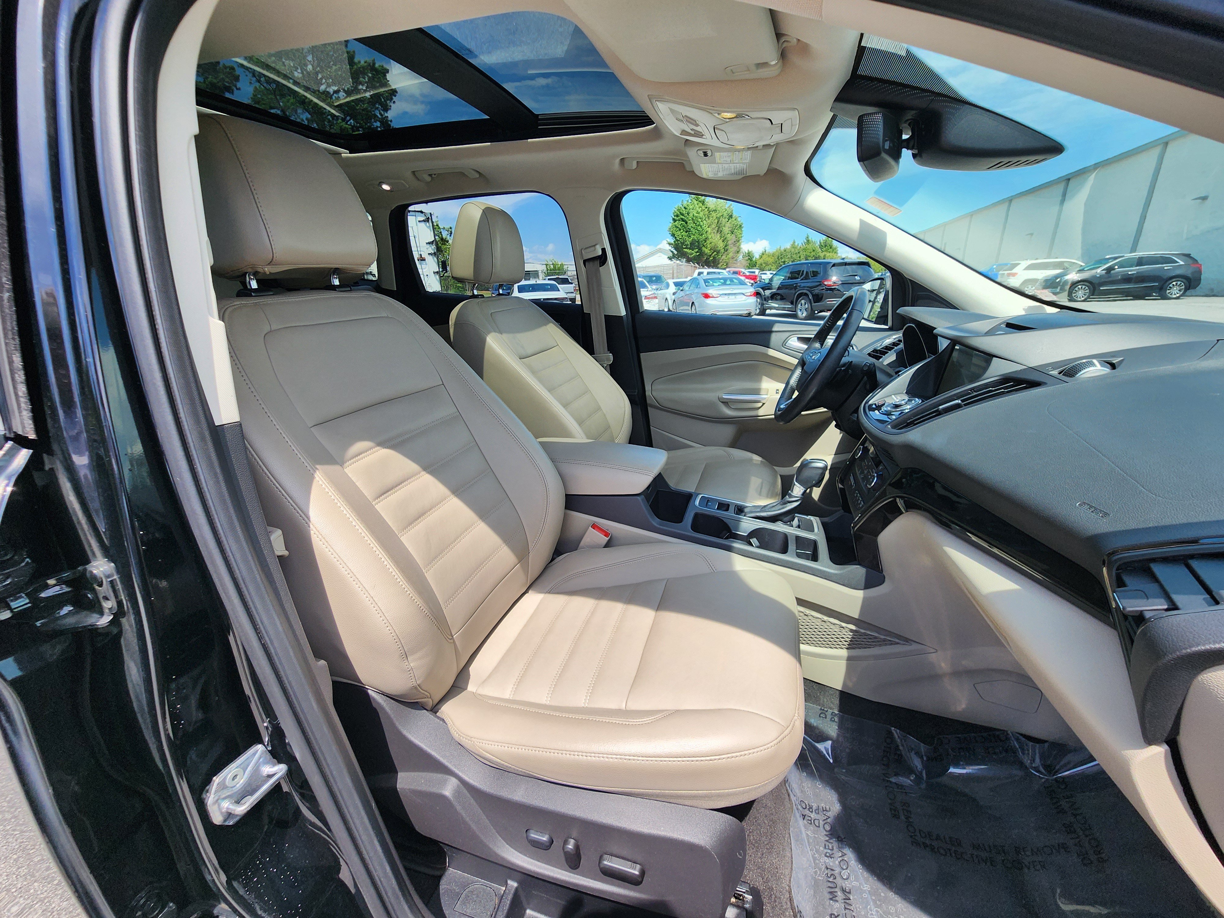 Used 2017 Ford Escape Titanium w/ Equipment Group 301A AWD/4WD image 13