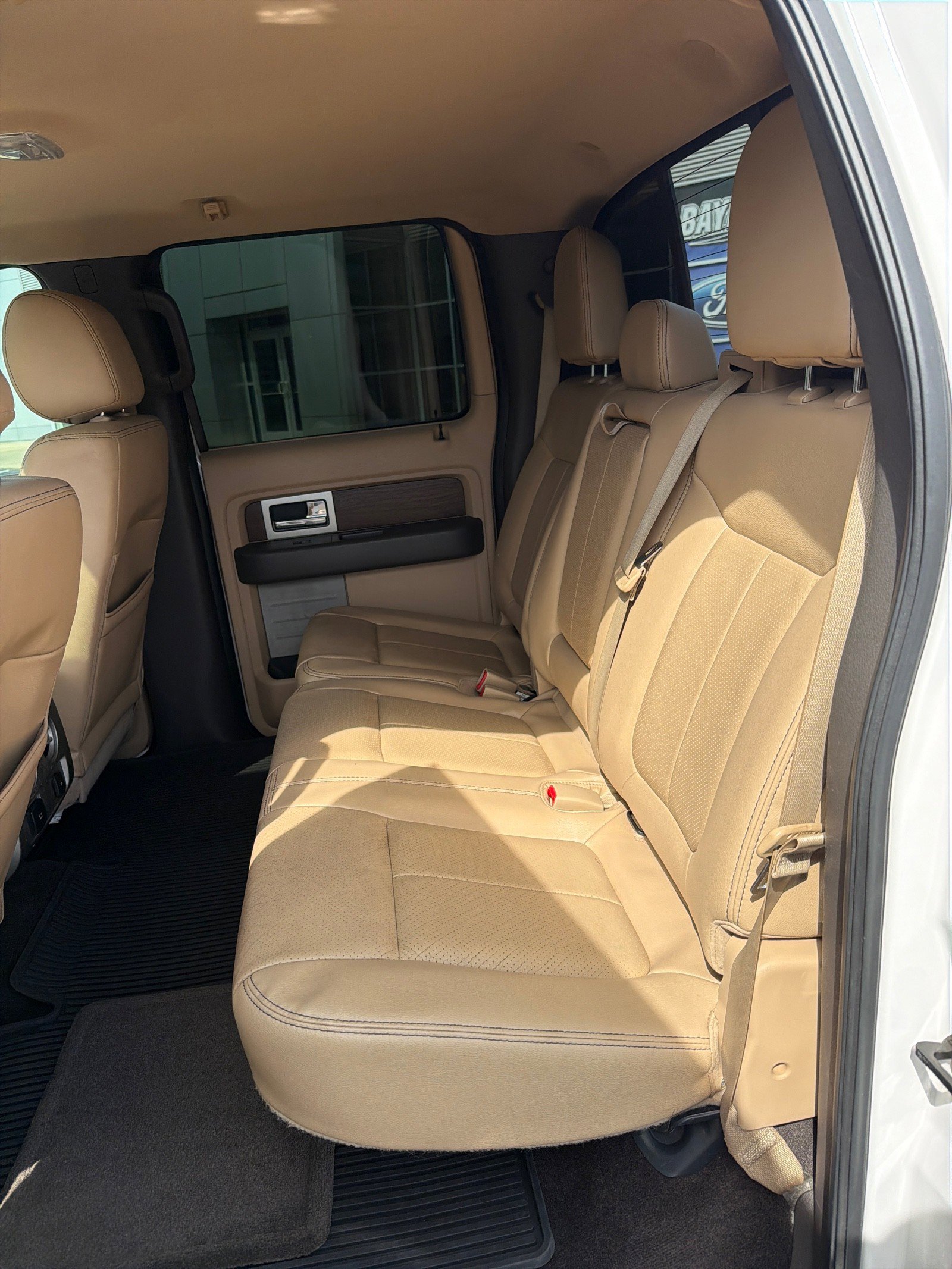 Used 2014 Ford F150 Lariat w/ Equipment Group 502A Luxury AWD/4WD image 15