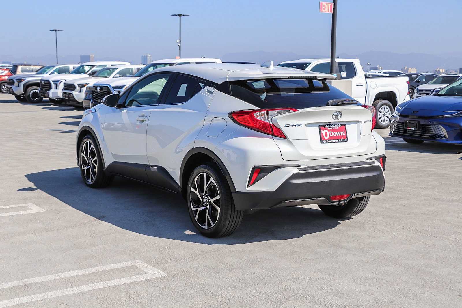 Used 2019 Toyota C-HR Limited FWD image 8