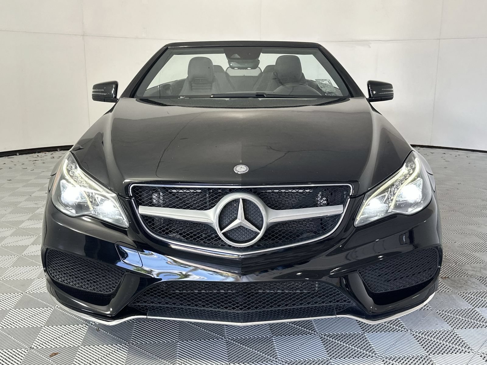 Used 2017 Mercedes-Benz E 400 Cabriolet w/ Premium 2 Package image 3