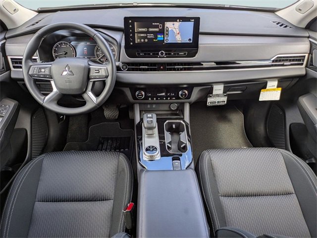 New 2025 Mitsubishi Outlander ES image 14