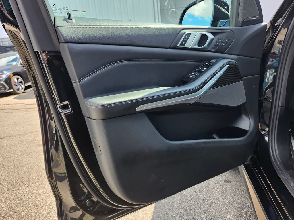 Used 2021 BMW X5 M50i w/ Executive Package AWD/4WD image 9