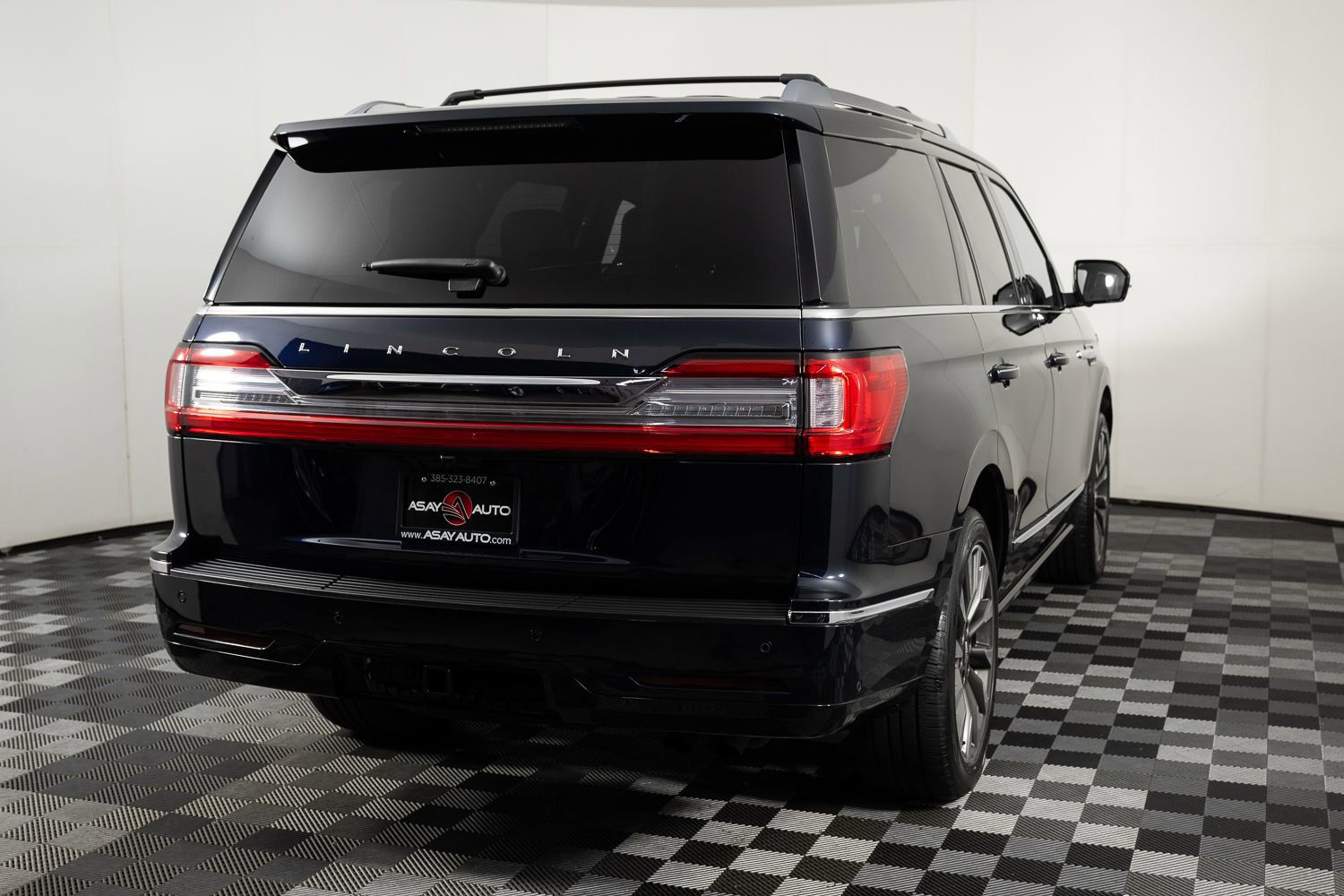 Used 2021 Lincoln Navigator Reserve w/ Cargo Convenience Package image 7