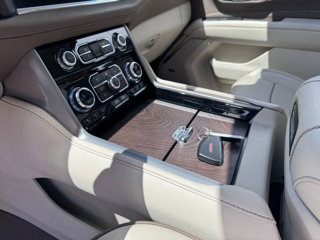 Used 2023 GMC Yukon XL Denali image 20