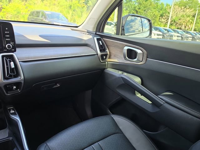 Used 2023 Kia Sorento EX w/ Panoramic Sunroof Package FWD image 10