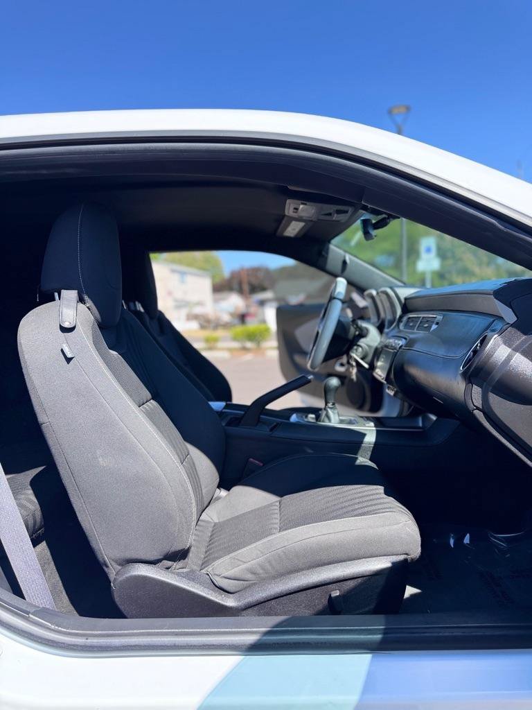 Used 2015 Chevrolet Camaro LS RWD image 15