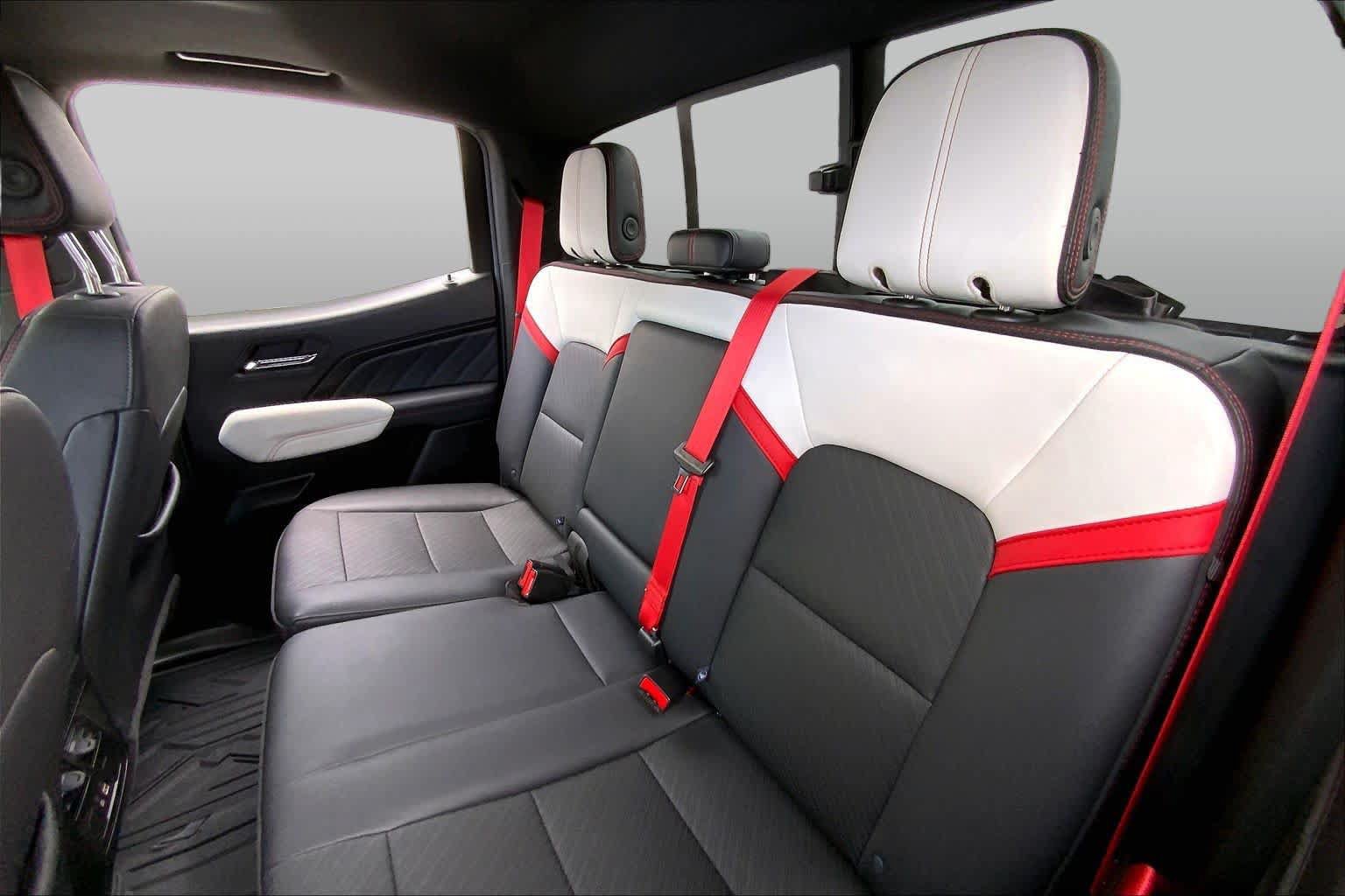 Used 2024 GMC Canyon AT4X AWD/4WD image 20