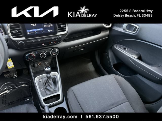 Used 2021 Hyundai Venue SE FWD image 13