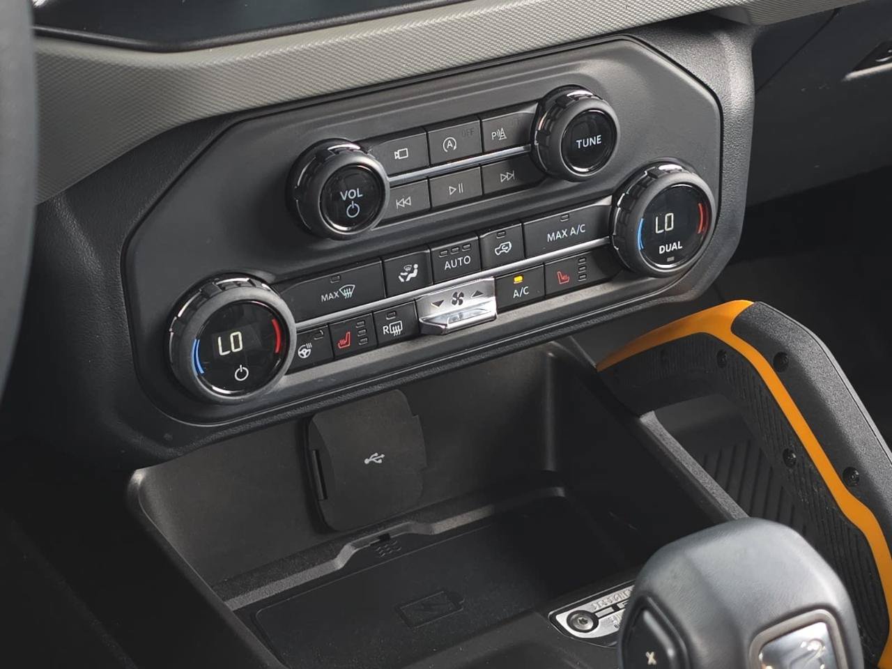Used 2023 Ford Bronco Badlands AWD/4WD image 36