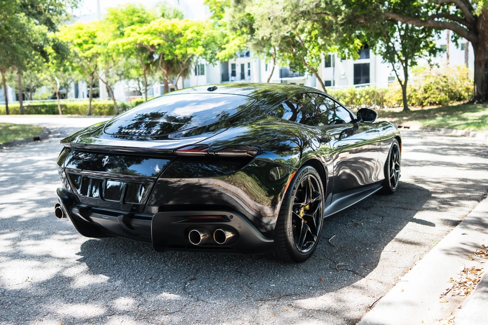 Used 2024 Ferrari Roma RWD image 9
