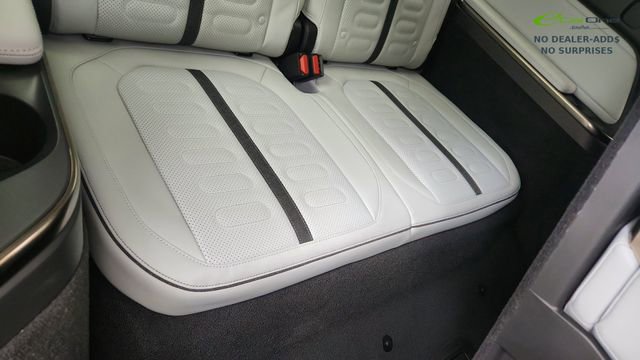 Used 2024 Rivian R1S Adventure AWD/4WD image 30