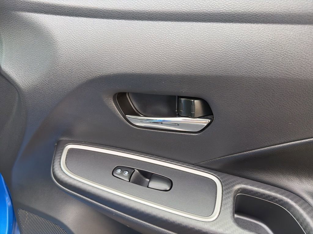 Used 2024 Nissan Versa SR image 28