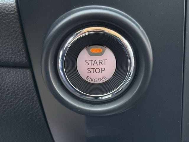 Used 2024 Nissan Titan SV w/ SV Convenience Package RWD image 20