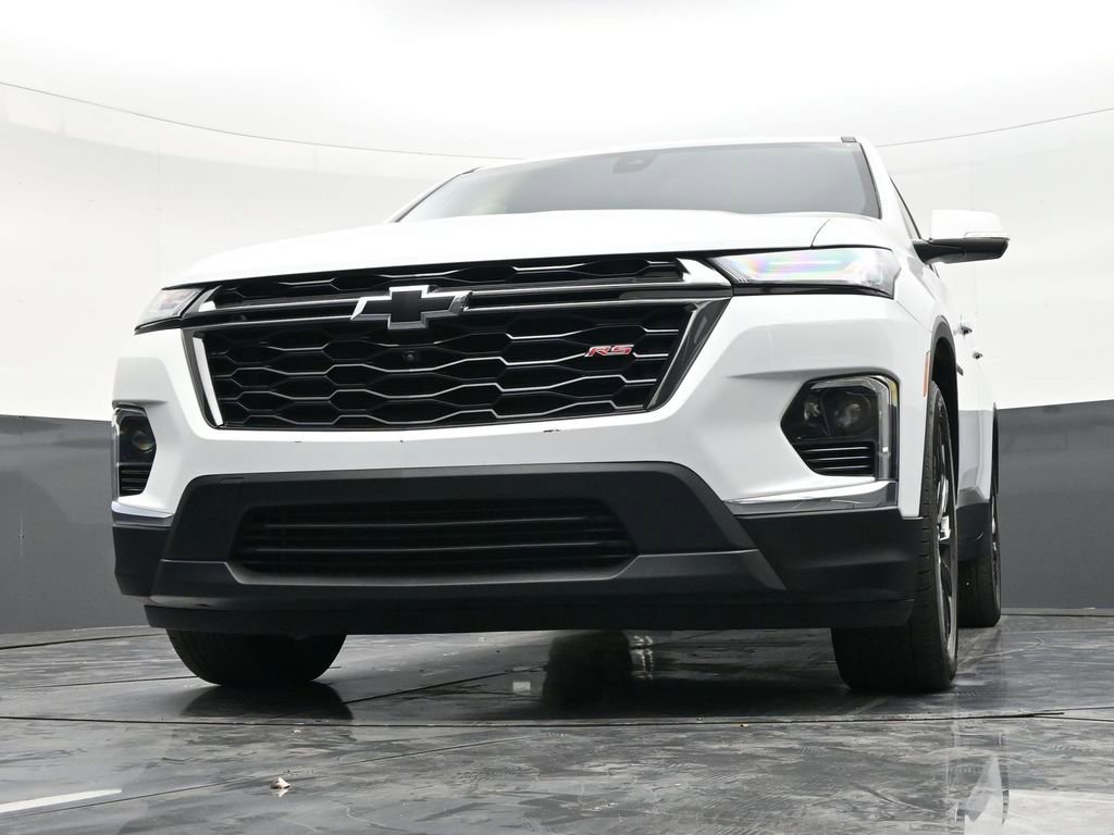 Used 2024 Chevrolet Traverse RS FWD image 27