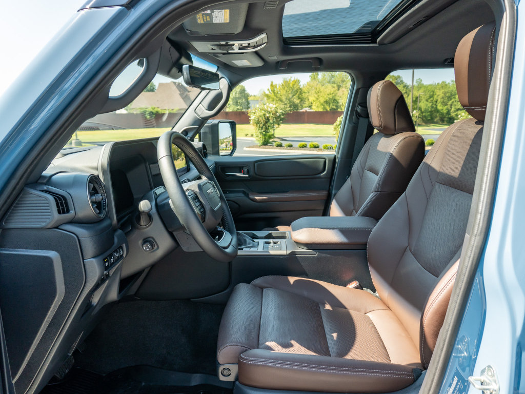 Used 2025 Toyota Land Cruiser w/ Premium Package AWD/4WD image 11