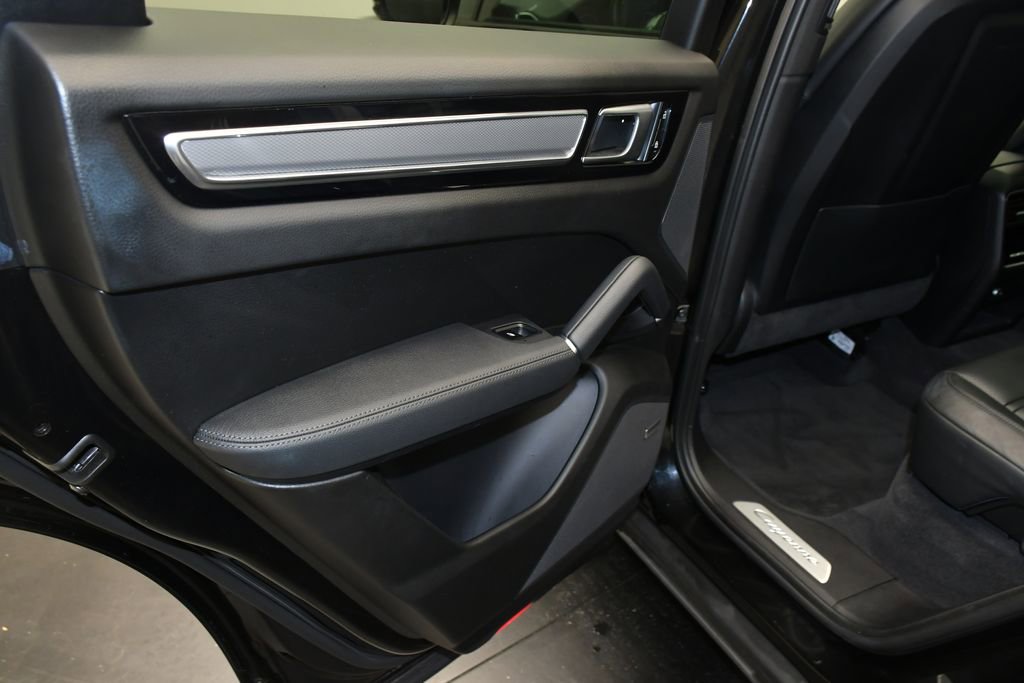 Certified 2023 Porsche Cayenne Platinum Edition AWD/4WD image 18