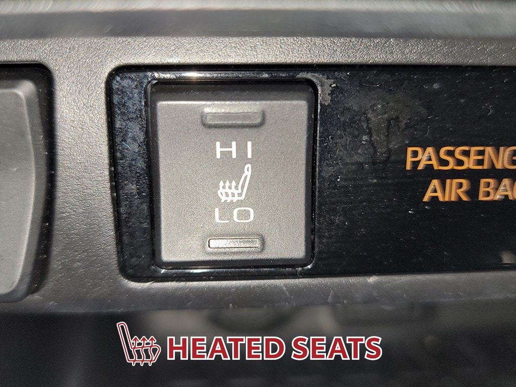Used 2022 Toyota RAV4 XLE Premium AWD/4WD image 26