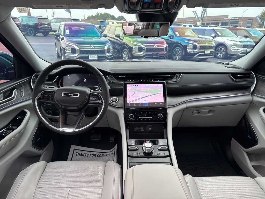 Used 2022 Jeep Grand Cherokee Overland w/ Luxury Tech Group IV image 23